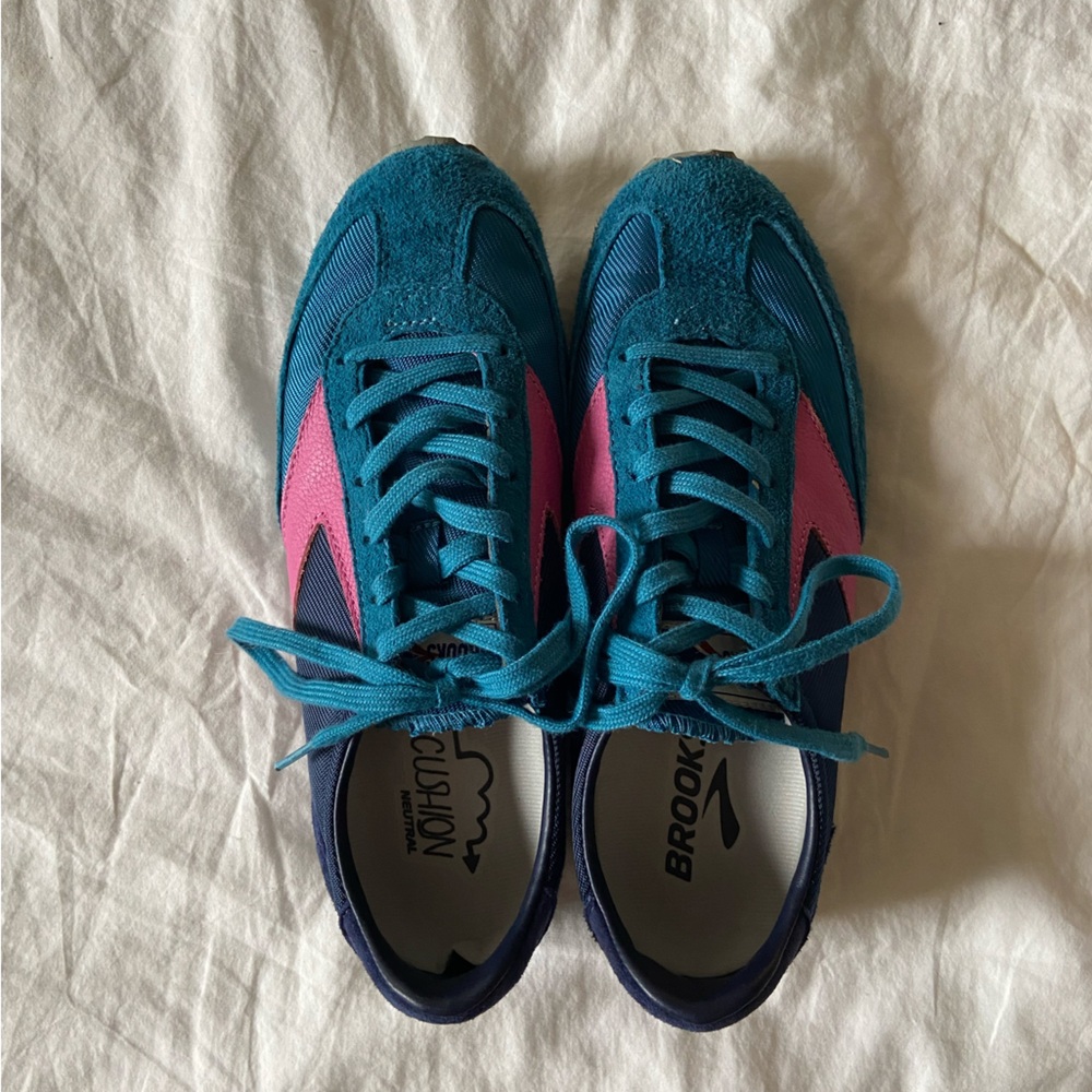 Brooks Vanguard, Teal and Fuchsia, 7.5